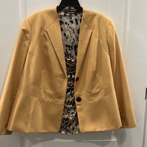 Le Suit Shell 1X and Jacket 20W. Beautiful Fall Pieces